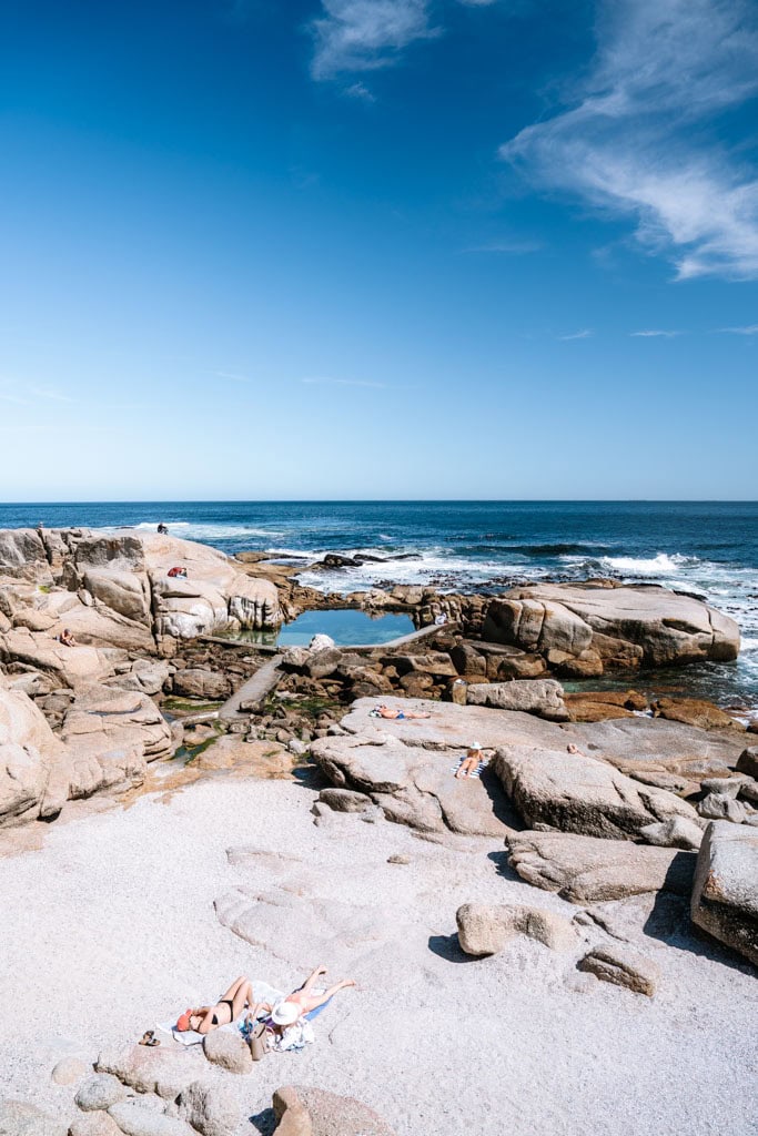 Wandelen over de Sea Point Promenade in Kaapstad