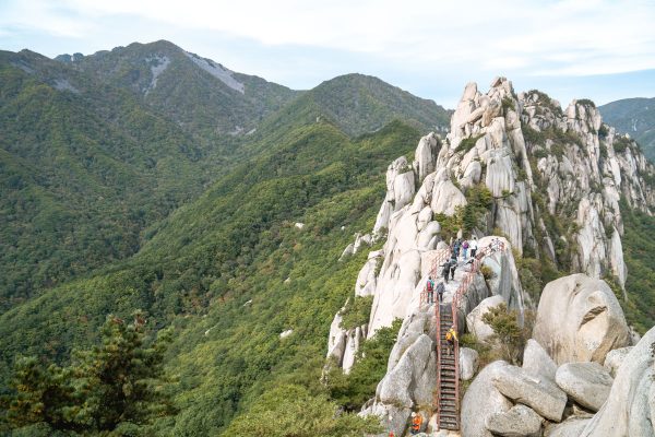 Seoraksan National Park bezoeken: wandelroutes, waar verblijven en hoe kom je er vanuit Seoul