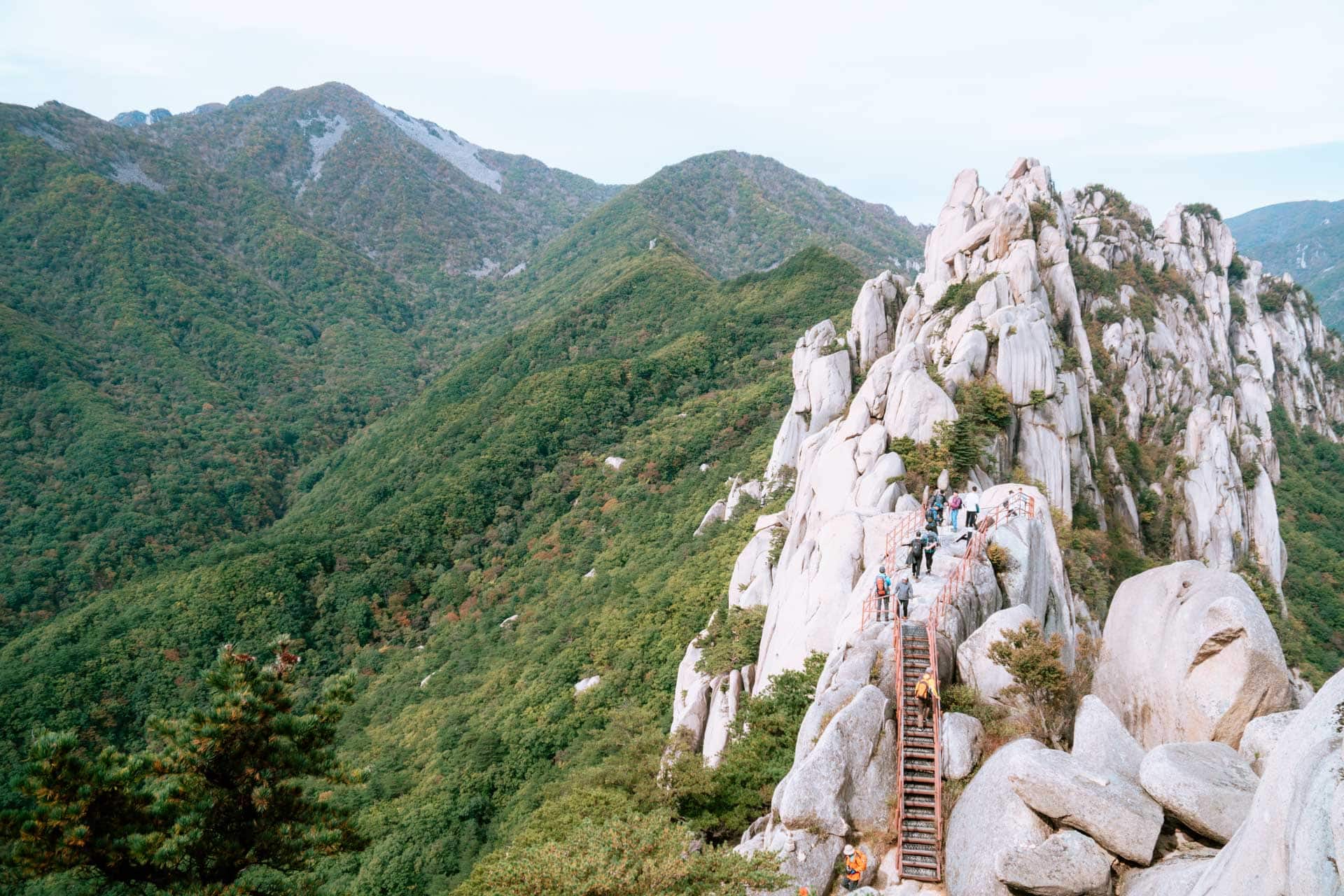 Seoraksan National Park bezoeken: wandelroutes, waar verblijven en hoe kom je er vanuit Seoul