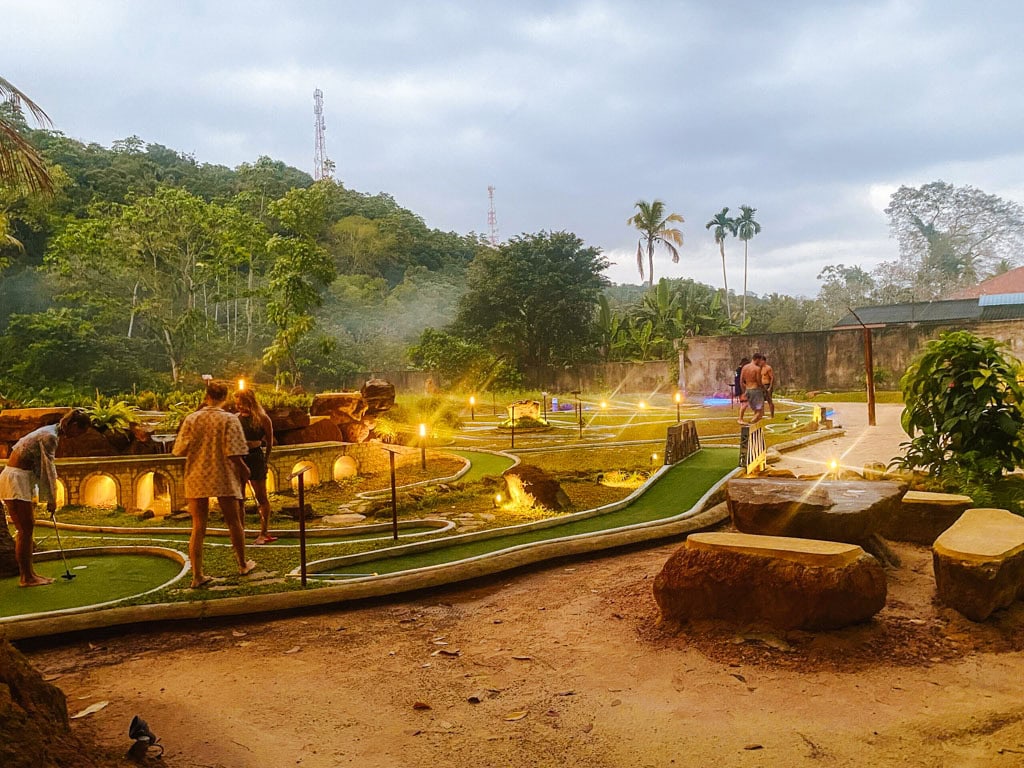 Tips Ahangama: midgetgolfen bij Swing Ceylon