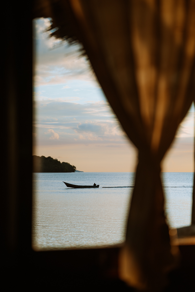 Luxe verblijven in Raja Ampat bij Papua Paradise Eco Resort op Birie Island voor de kust van Batanta