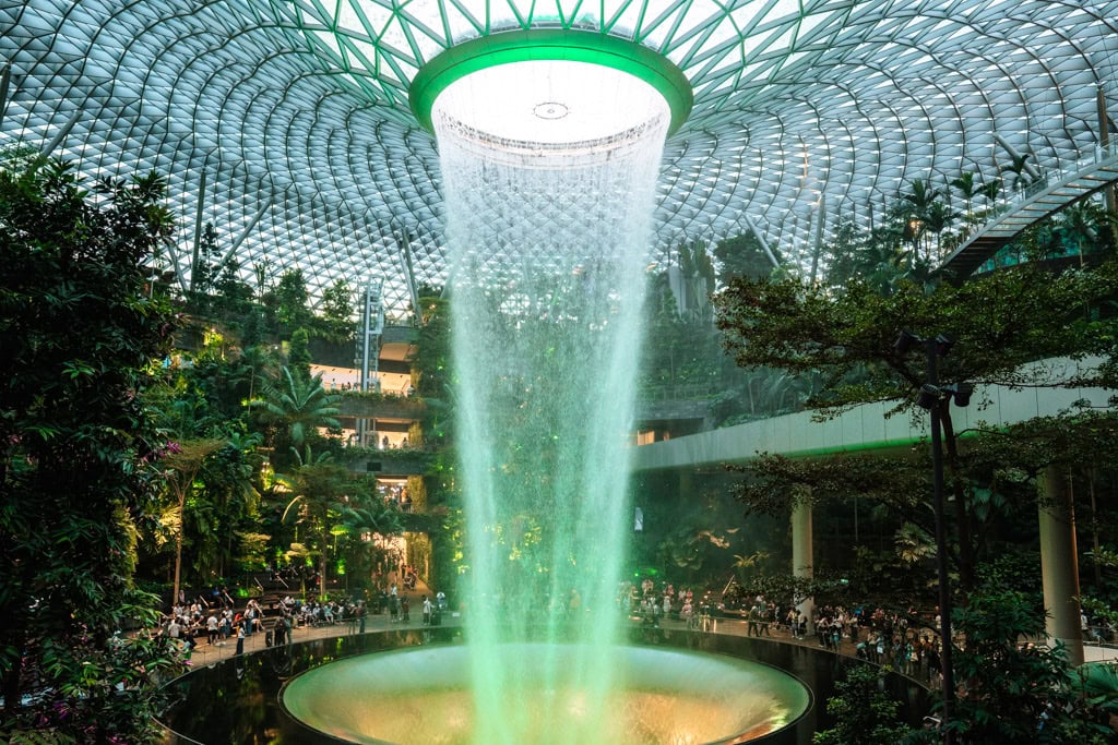 Bezienswaardigheden Singapore: waterval op de luchthaven