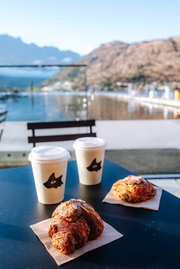 Ontbijten bij The Boatshed Bakery, unieke tip om te doen in Queenstown