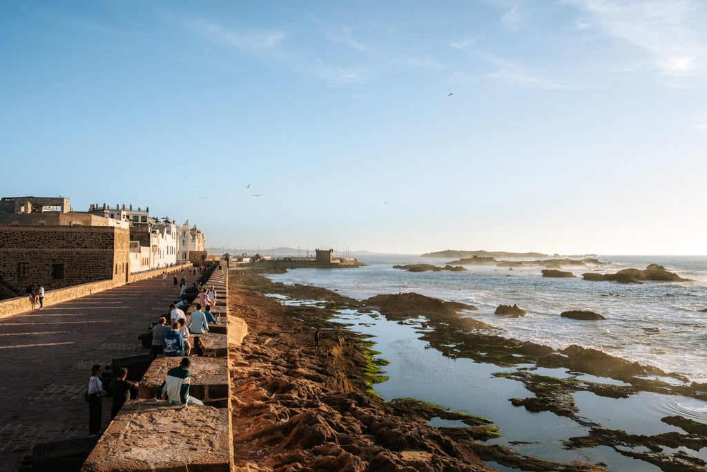 zonsondergang vanaf de stadsmuur Skala de La Ville in Essaouira in Marokko 