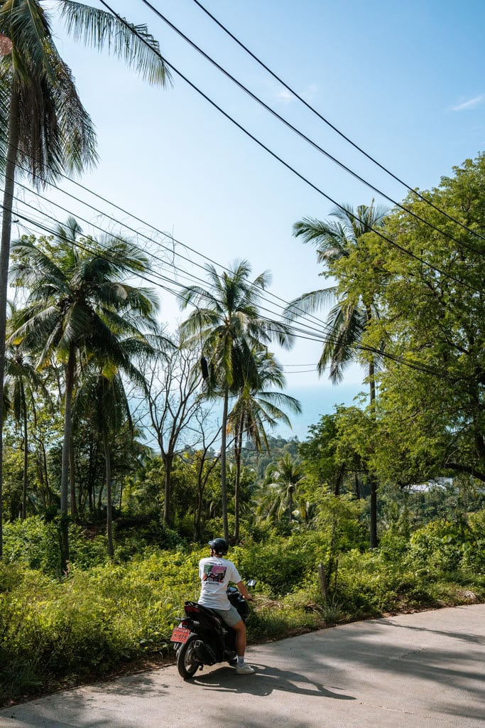Een tip voor Koh Samui is om een scooter te huren en het eiland te verkennen
